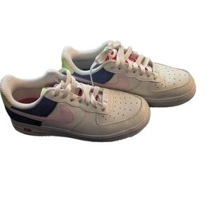 Women's Air Force Ones White and Pink AiSneakers